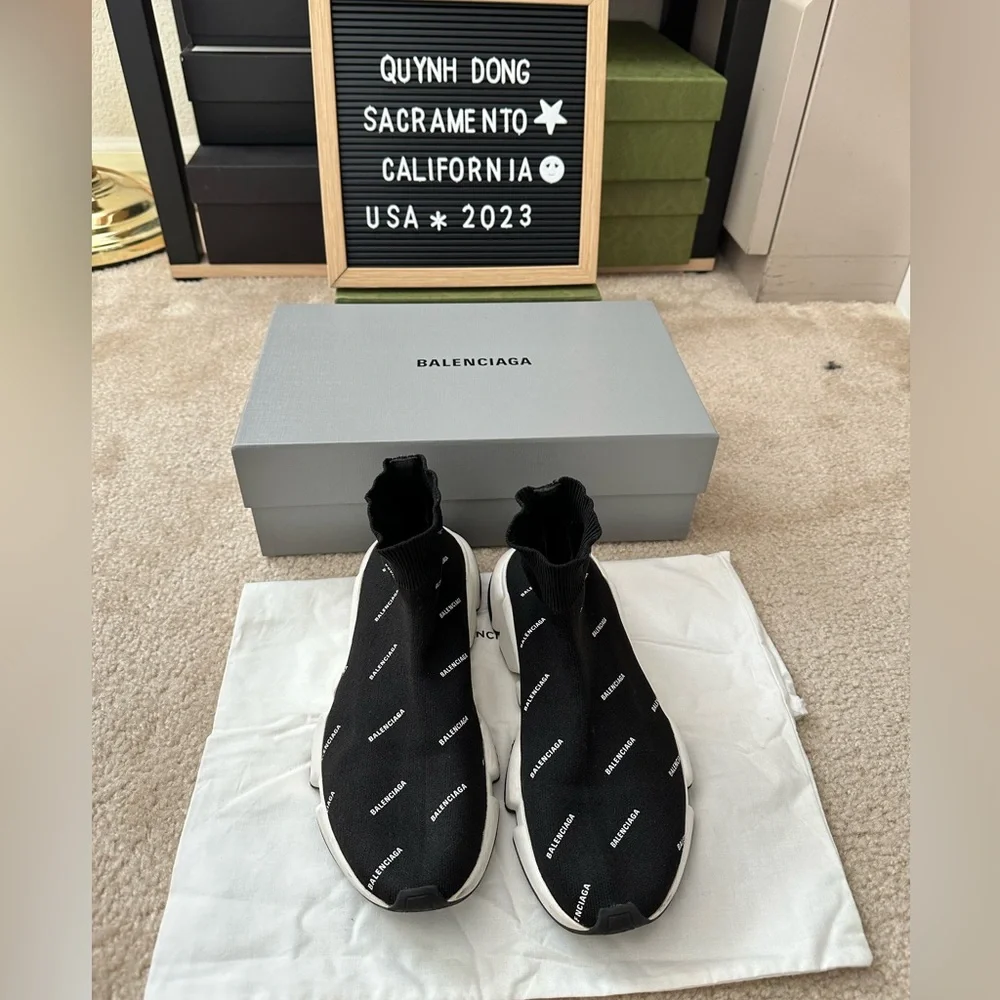 Used - Picture 2 of 9